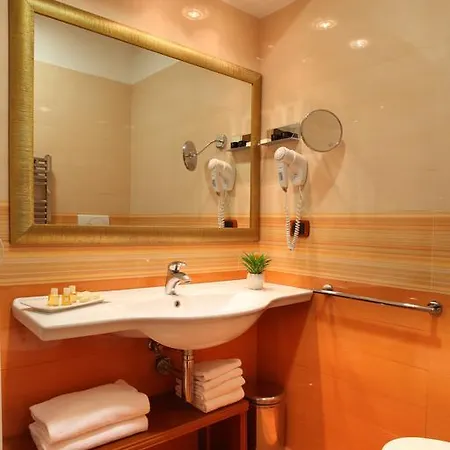 Serena Srl Отель 3*
