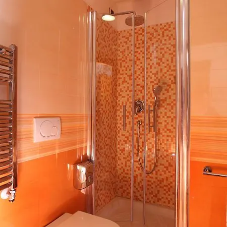 Serena Srl Hotell