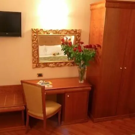 Serena Srl Szálloda 3*