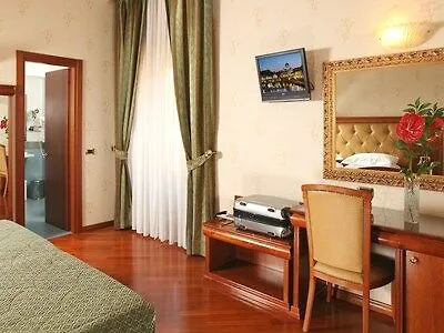 Hotell Serena Srl 3*