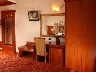 Serena Srl Szálloda