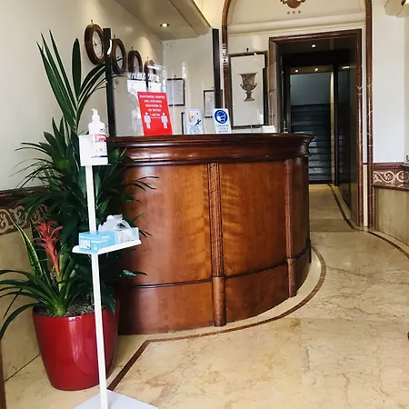 فندق Serena Srl